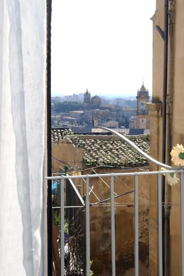 La Scalinata Home Apartment كالتاجيروني 0*,  إيطاليا