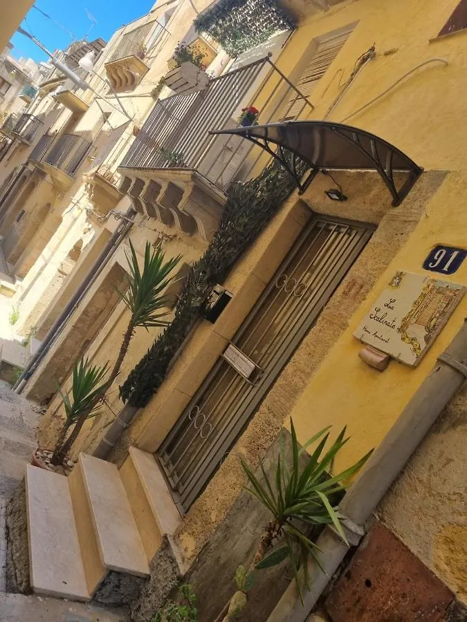La Scalinata Home Apartment كالتاجيروني 0*,