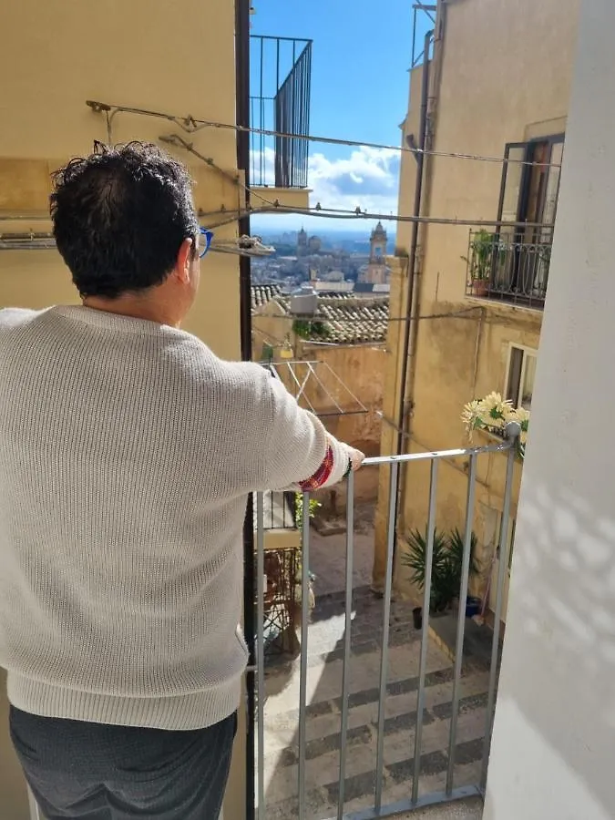 La Scalinata Home Apartment كالتاجيروني